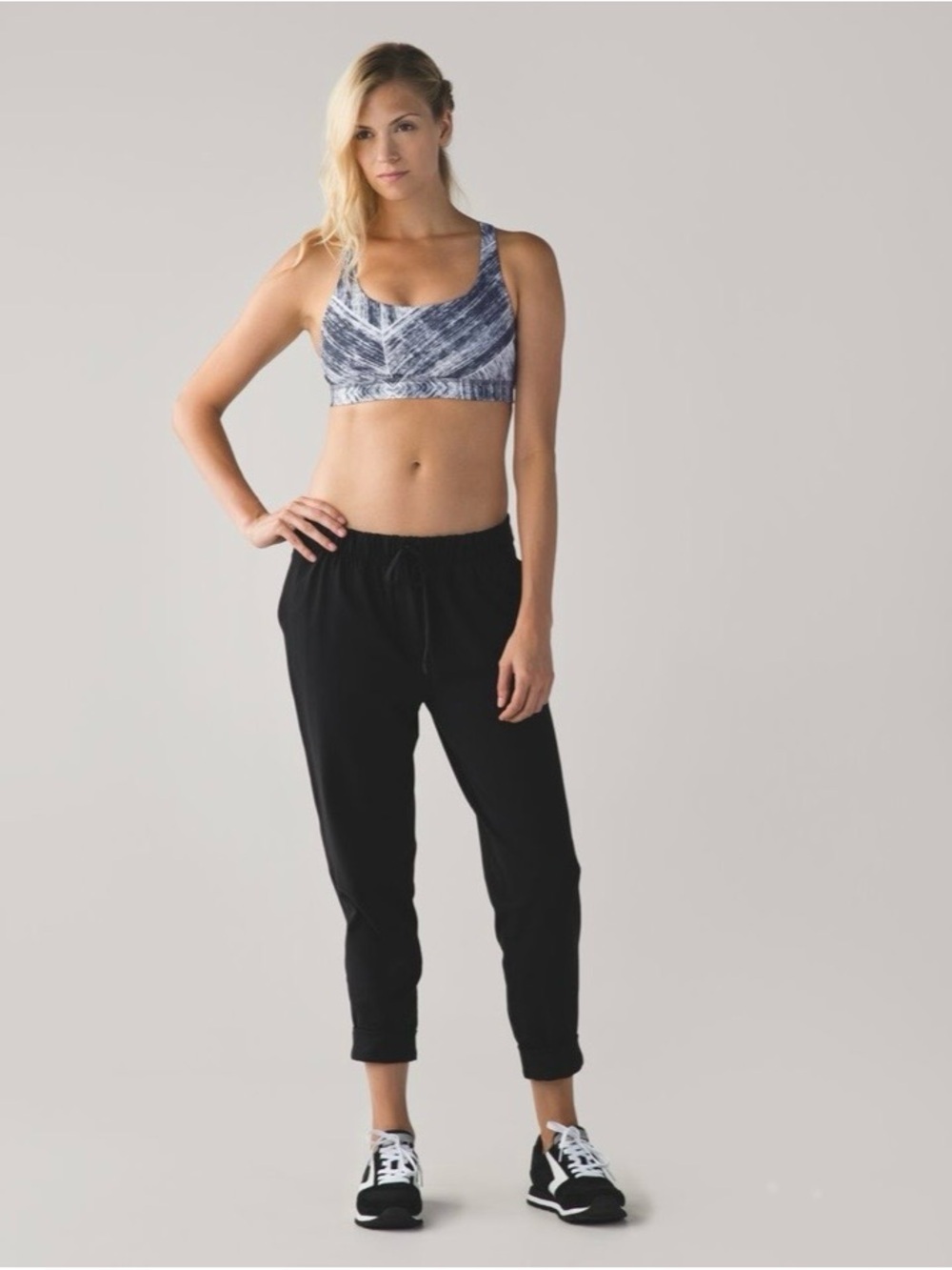 Lululemon Energy Bra Womens 8 Black White Print Strappy Medium Support